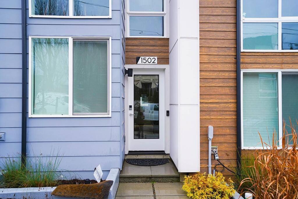 Modern Home, Rooftop View, 3 Block Beacon Station Seattle Exterior photo